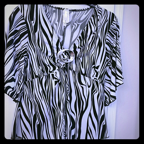 D & M TOP BLOUSE. - Picture 1 of 2